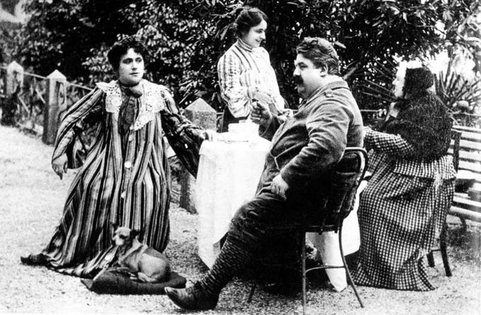 Ruggiero Lenoncavallo met familie (1910)
