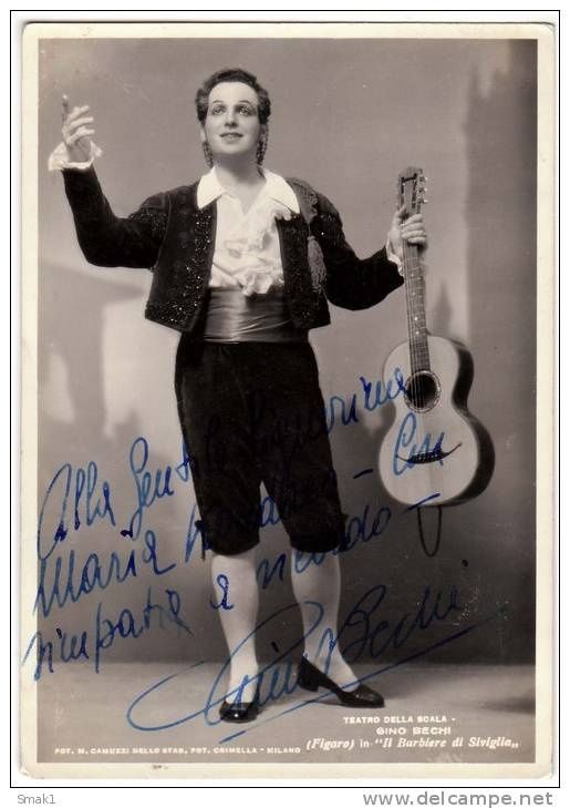 Gino Becchi als Figaro. Zong deze rol ook te Gent in 1957.