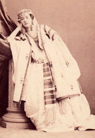 Leontine Der Maësen de eerste Leila in Bizets 