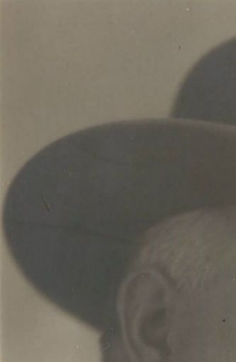 René Coens bas, zong te Gent van 1918/1925 en was directeur aan de Gentse opera van 1925 tot 1940.