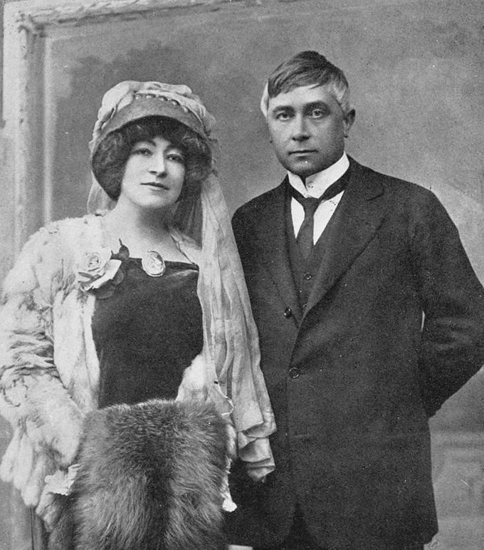 Maurice Maeterlinck met zijn eerste vriendin en Muze Georgette Leblanc rond 1900.

