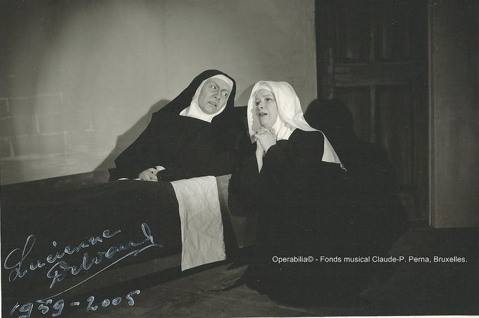 Historische foto van Lucienne Delvaux als moeder-overste en Marian Balhant als eerste zuster Blanche voor de eerste creatie voor België aan de Koninklijke Opera Van Gent op 13 februari 1959.
Foto: met dank aan 