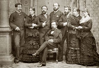 Poncielli in het midden met zijn eerste vertolkers van zijn opera 